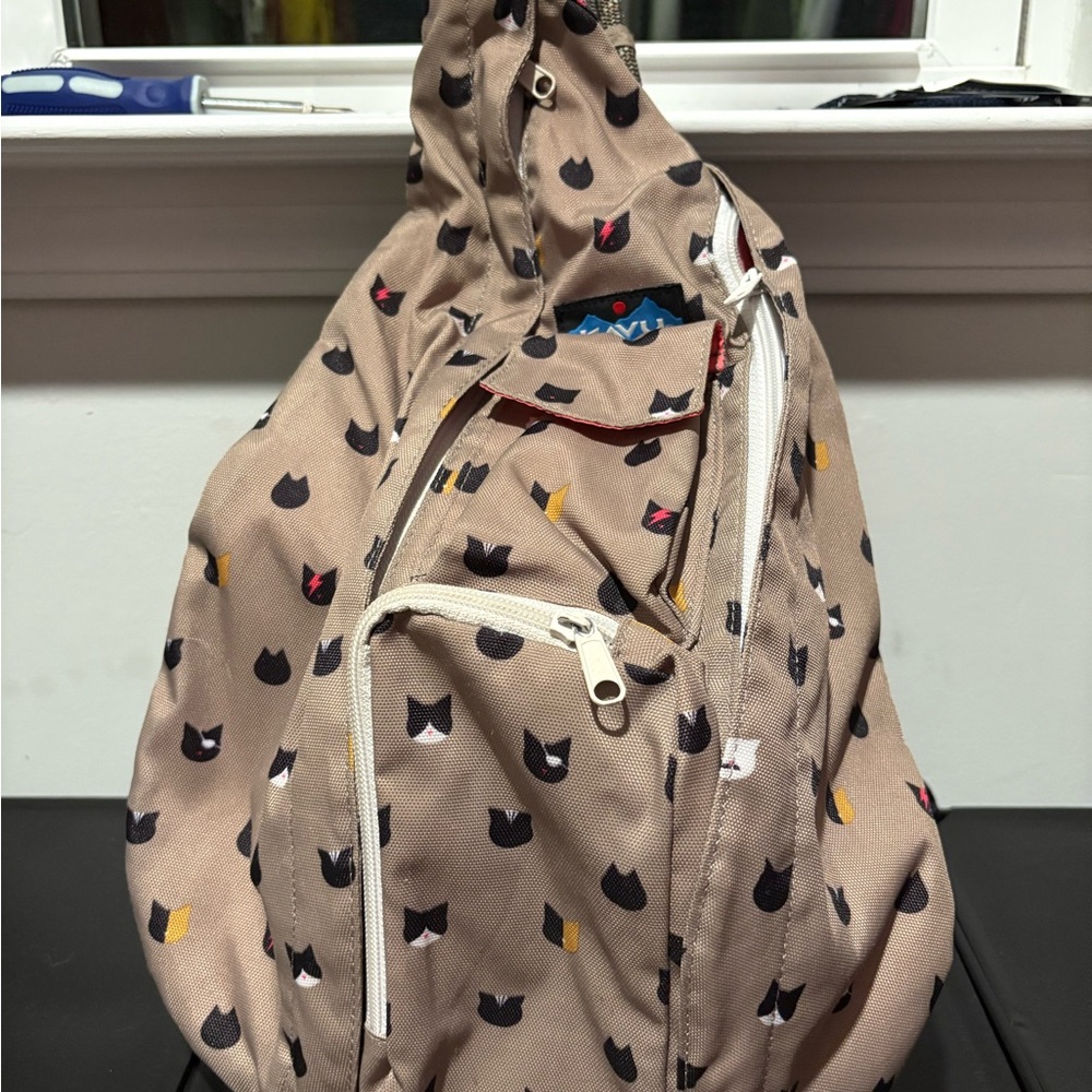 HTF cat print kavu